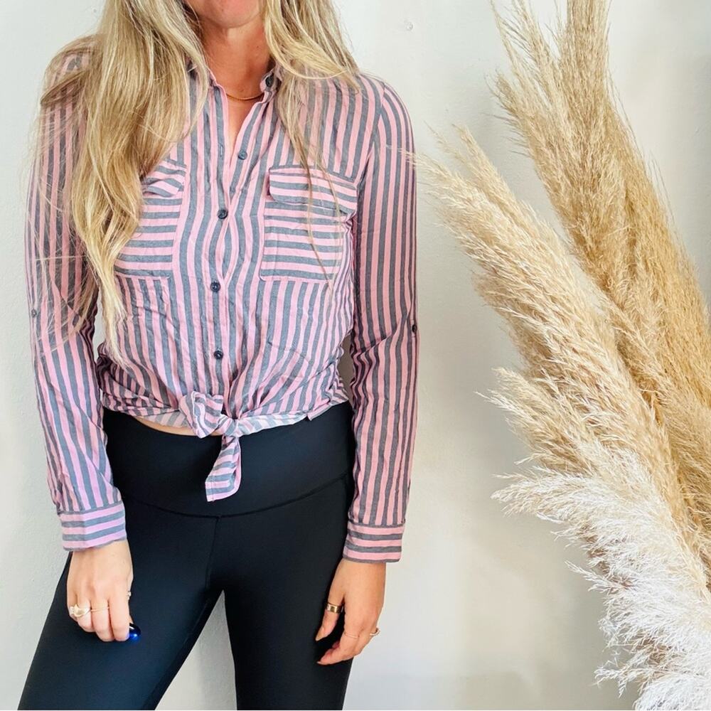 EXPRESS Soft Pink Grey Gray Stripe Button Down Pocket Pleated Blouse Top Shirt S